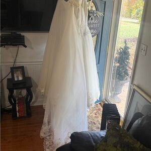 David's Bridal White Wedding Dress with Lace Details
